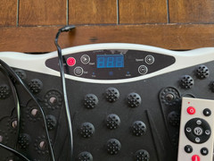 The Inchinerator Fitness Vibration Plate With Remote Inch-Inerator Weight Loss