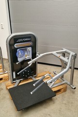 LIFE FITNESS CIRCUIT Squat – Machine Gym Class Studio Rehab Sports