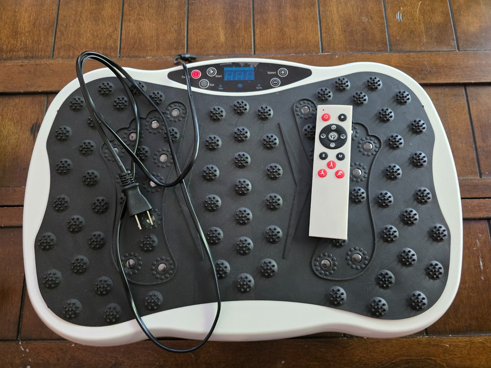 The Inchinerator Fitness Vibration Plate With Remote Inch-Inerator Weight Loss