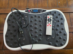 The Inchinerator Fitness Vibration Plate With Remote Inch-Inerator Weight Loss