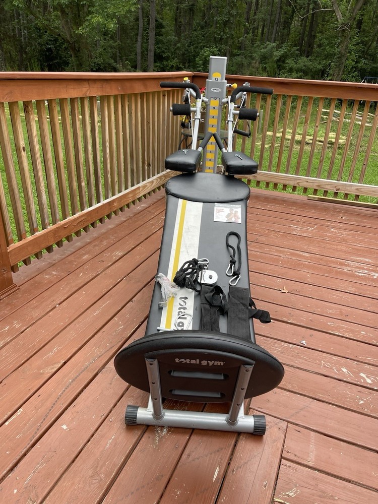 Total Gym FIT W/DVD, Ab Crunch, Squat Stand, Wing Bars, Pulleys.