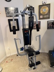 Excellent condition Weirder 8920 Universal weight machine. Perfect for in-home