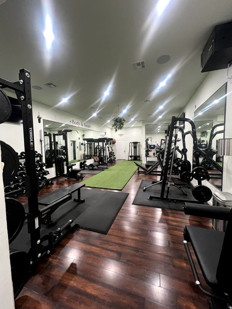 Full Home Gym Equipment Setup for Sale – Weights, Racks, Machines & More!